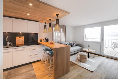 Bijou Lake Side *SAUNA* and lake view