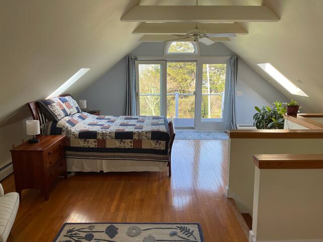 Coastal Living Waterview Home Minutes to Newport gallery image 2