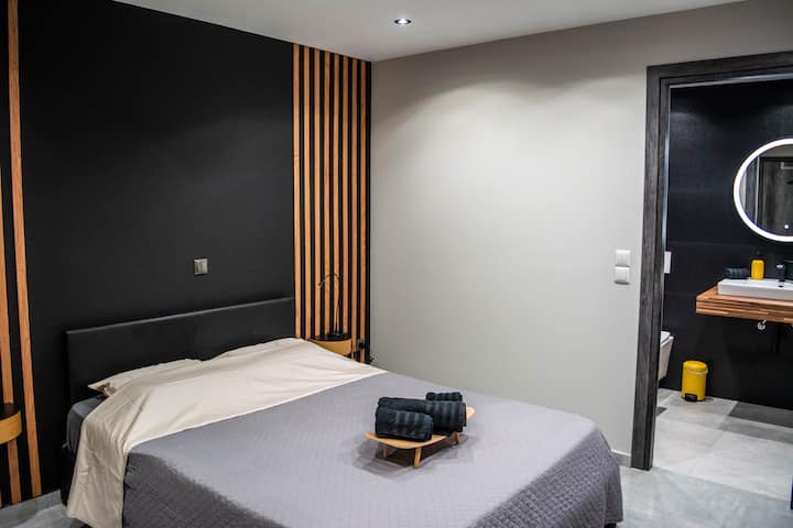 配备标准双人床。