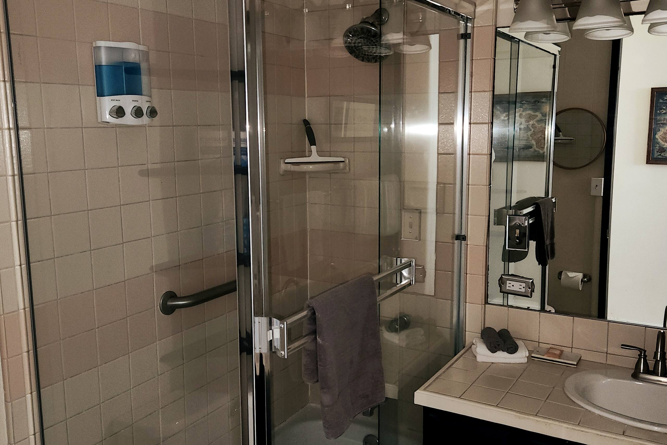 Condo in Lahaina · ★4.6 · 1 bedroom · 1 bed · 1 private bath - Image 12