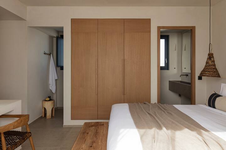 House of Light with Plunge Pool – Phos Milos gallery image 2