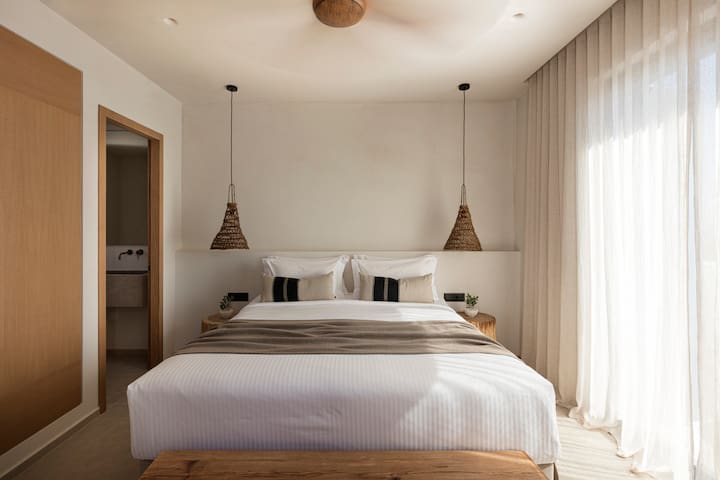 House of Light with Plunge Pool – Phos Milos