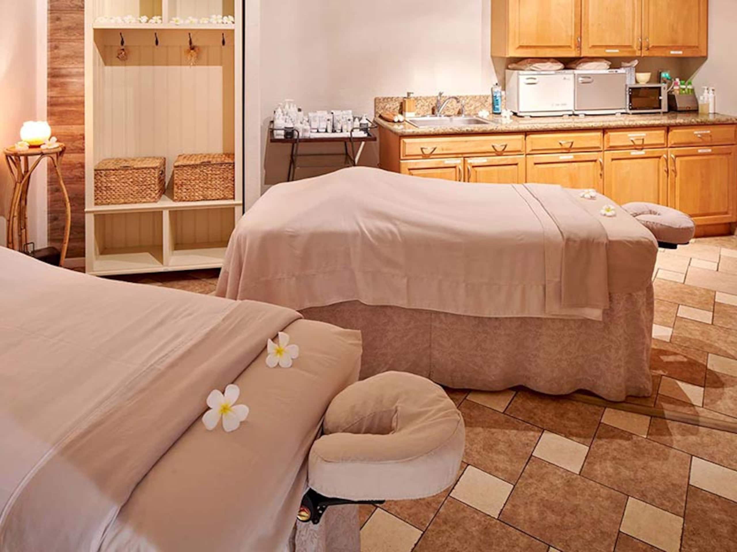 Condo in Lahaina · ★4.82 · 1 bedroom · 1 bed · 1 bath - Image 15