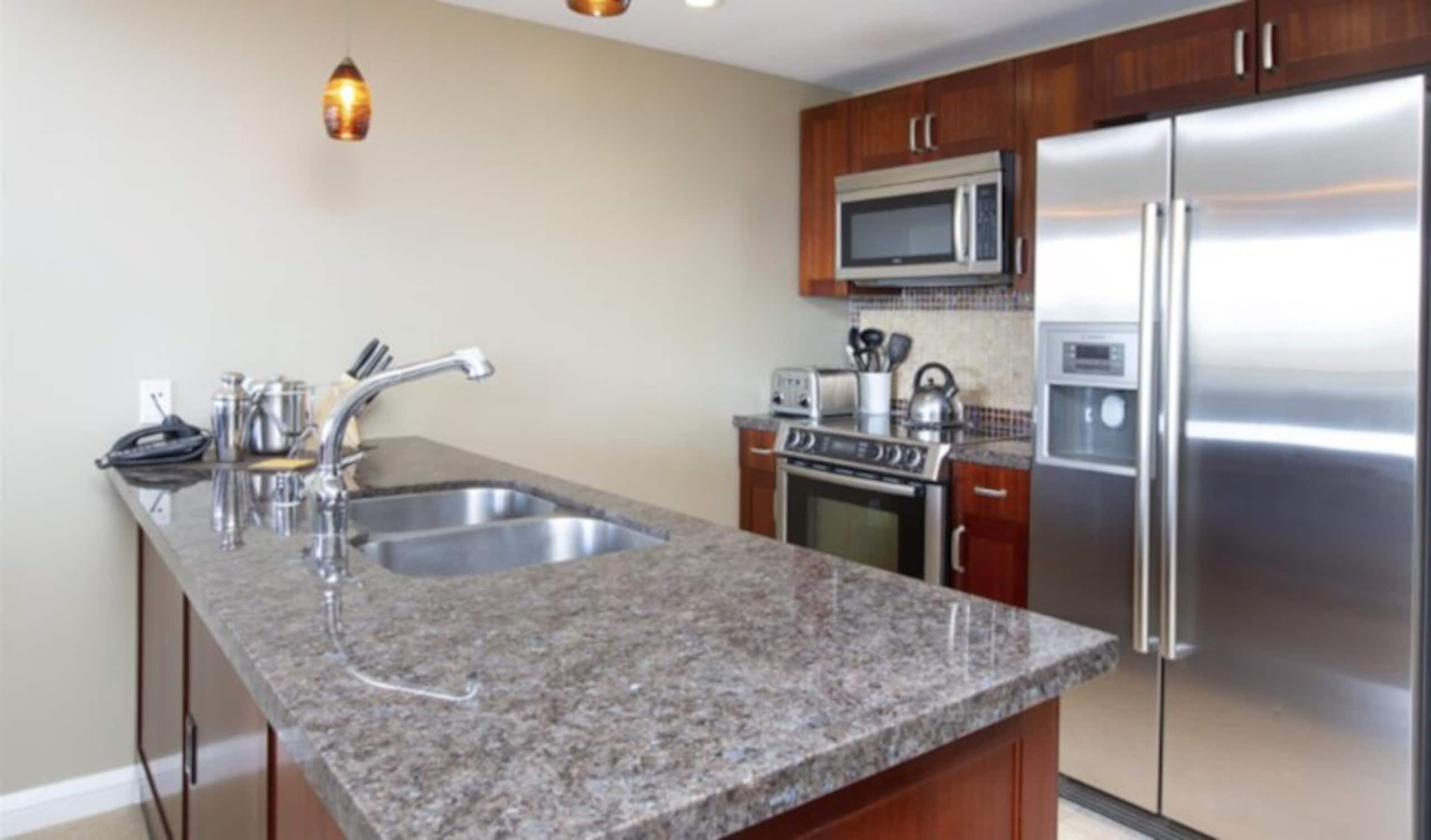 Condo in Lahaina · ★4.82 · 1 bedroom · 1 bed · 1 bath - Image 4