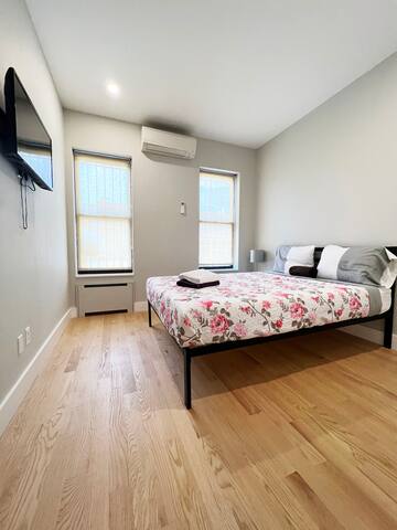 Beautiful Home in Brooklyn gallery image 4