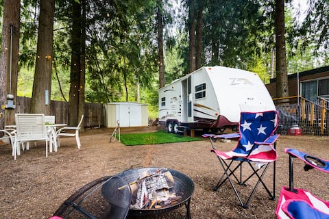 Perfect Spirit Lake Getaway
RV/ Waterfront