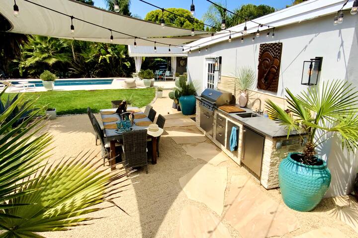 Mission style, w. Pool, Hot tub, walk to downtown gallery image 5