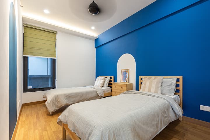 მე-3 საძინებელი 2 ერთადგილიანი საწოლით, კომფორტულად იძინებს მაქსიმუმ 2 სტუმარი.