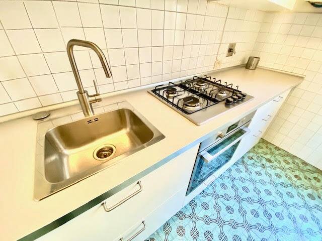 Handsome 2-BR near Santa Croce gallery image 2