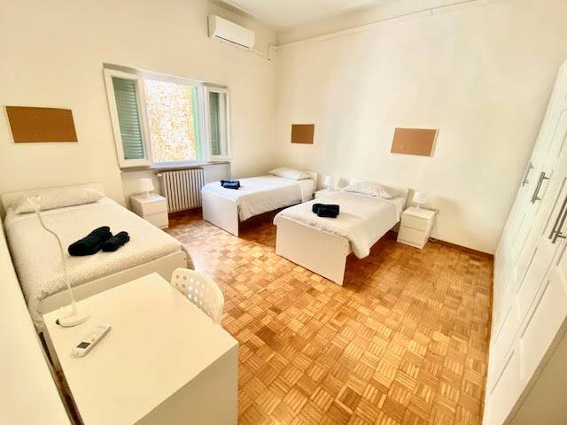 Handsome 2-BR near Santa Croce