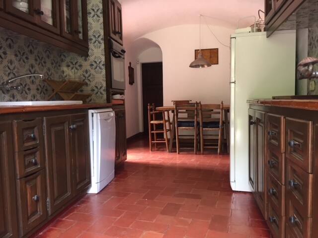 Agradable Casa de pueblo con encanto gallery image 5