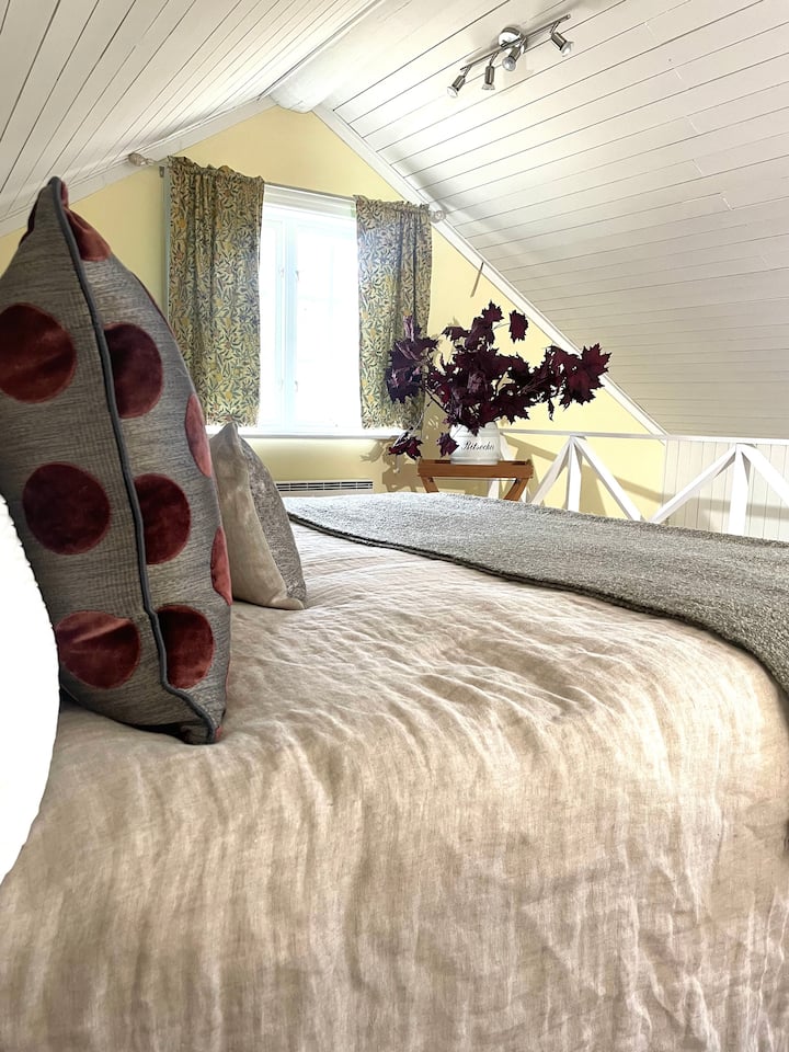 Spavaća soba na katu glavne kuće