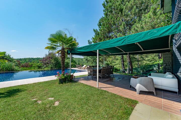 Private 500 m2 villa in 5 arce land gallery image 4