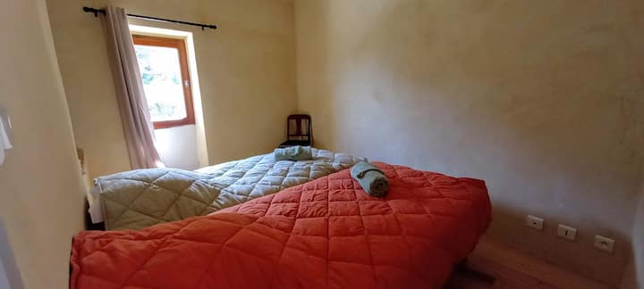 ห้อง 2 
2 เตียง 80/190 มีความเป็นไปได้ที่จะเข้าร่วมกับพวกเขาบนเตียง 160/190