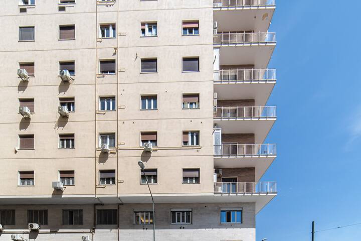 Camera Familiare | La Marina gallery image 3