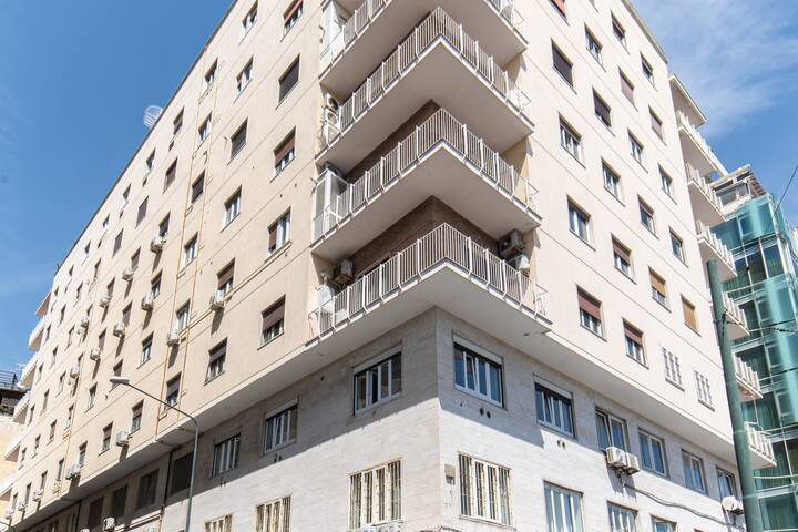 Camera Familiare | La Marina gallery image 2