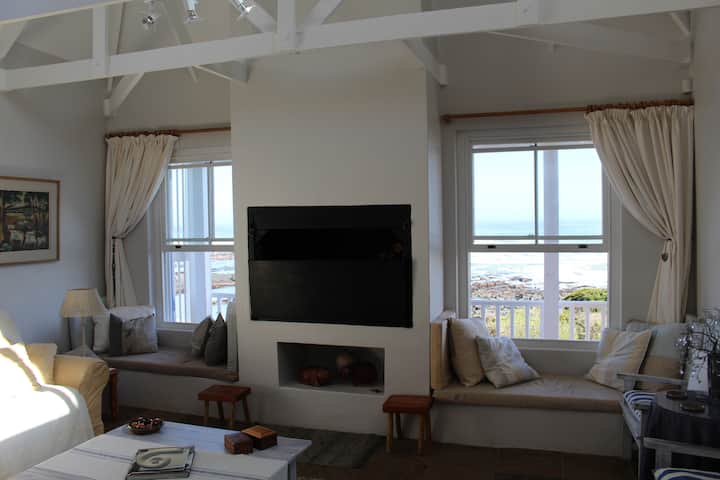 Beach House In Stunning Sea Front Setting - Grotto Bay
