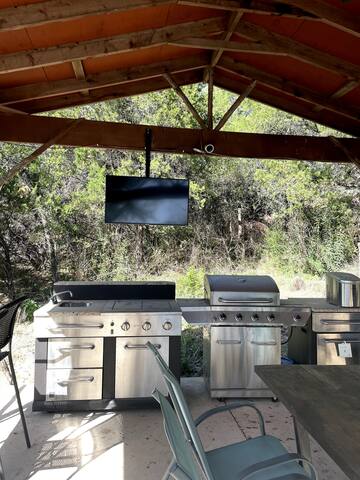 Hill Country Heaven – Inquire for Long Term Stays gallery image 4