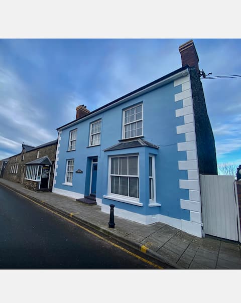 Sea side town house in Aberaeron