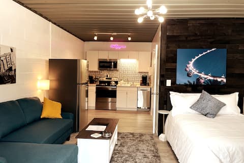 🤩 Stunning Storage Unit! Just off I-64