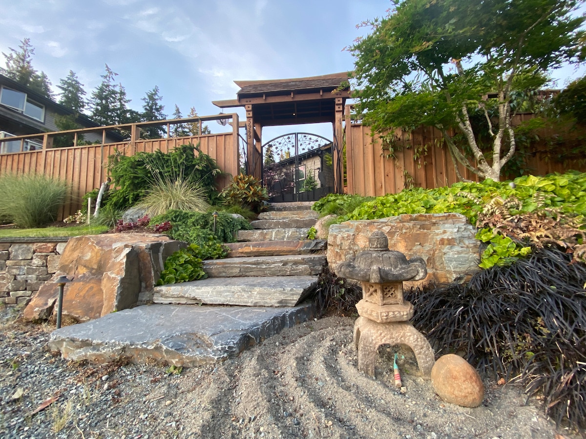 Heron’s Roost Suite at Mutiny Bay Whidbey Island Houses for Rent in Freeland, Washington