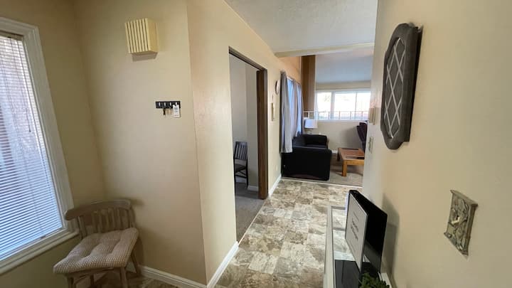 Njia ya kuingia ya mbele.