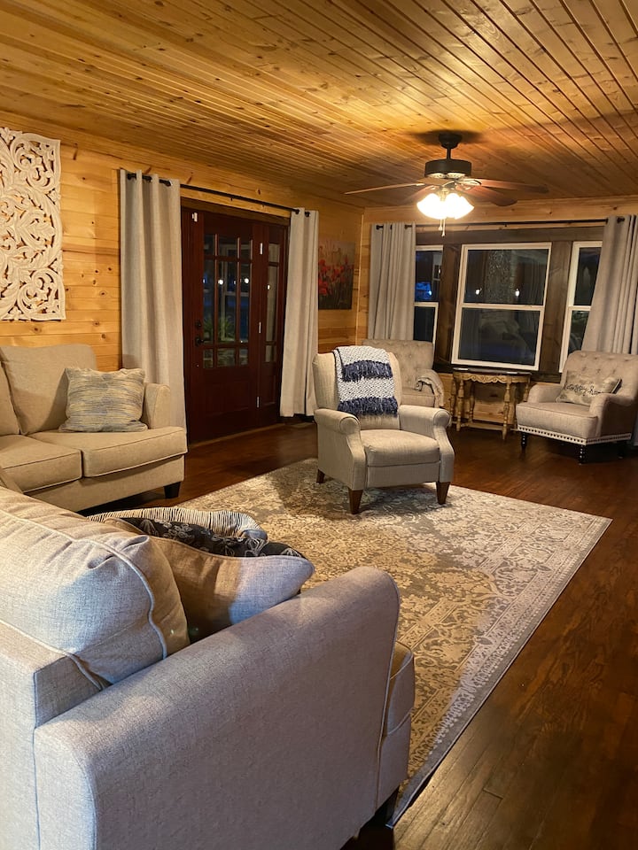 2 Acre Hideaway Close To Downtown - Castle, OK
