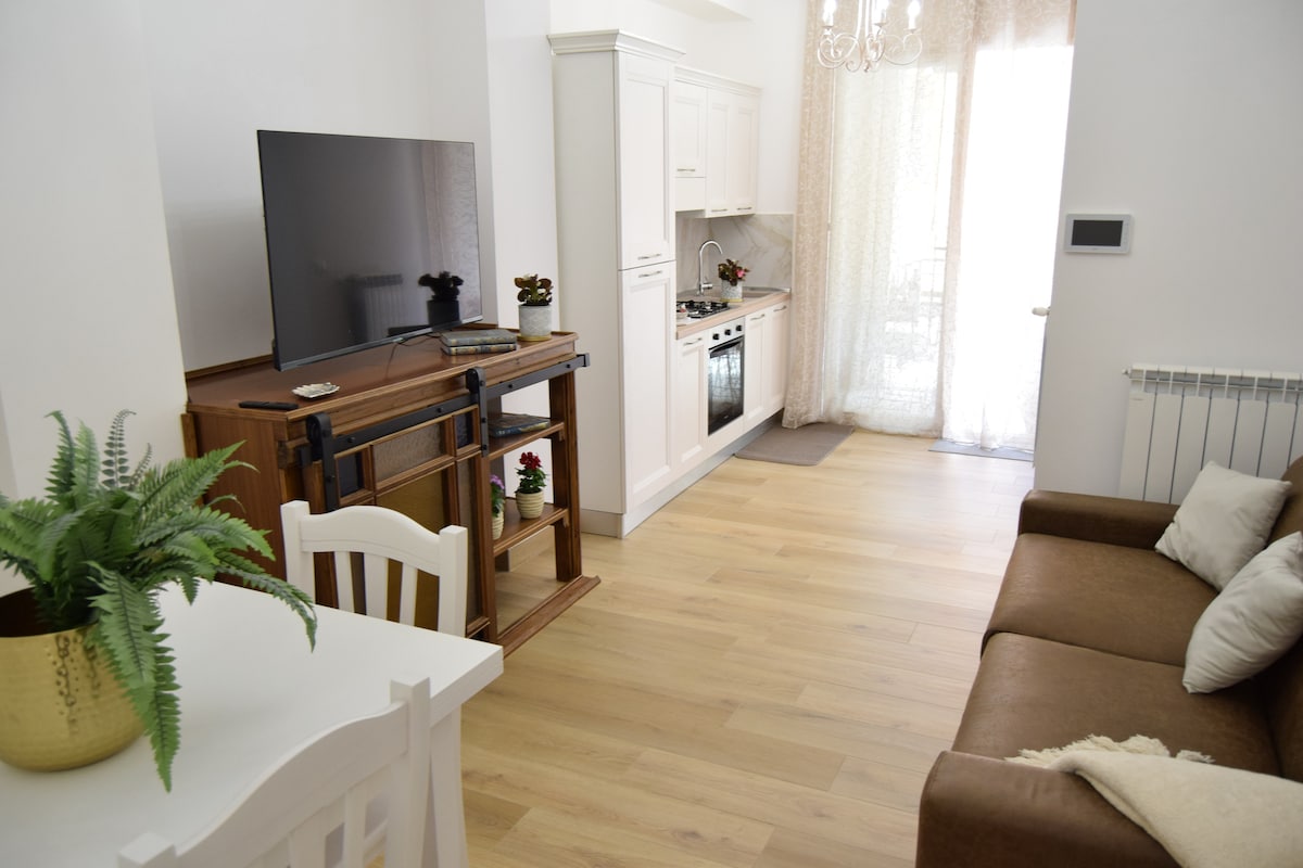 Annonce Airbnb populaire: CAPORAMA - holiday home a stone's throw from the sea à Terrasini