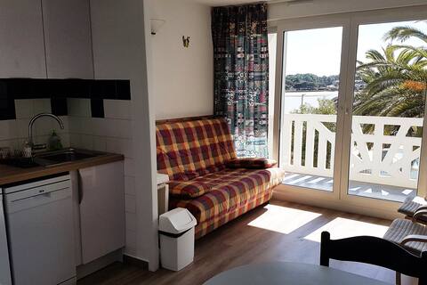 Propriété Airbnb réussie: Beautiful apartment. Lake and pool view. à Vieux Boucau Les Bains