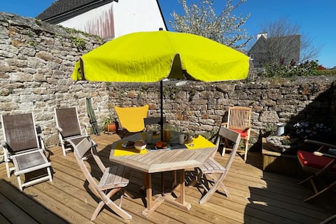 townhouse, 15 min to the beach.