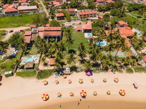 Border beach house, kids area, pools, wifi