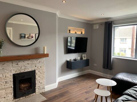 Cheerful 3-bedroom townhouse with free parking