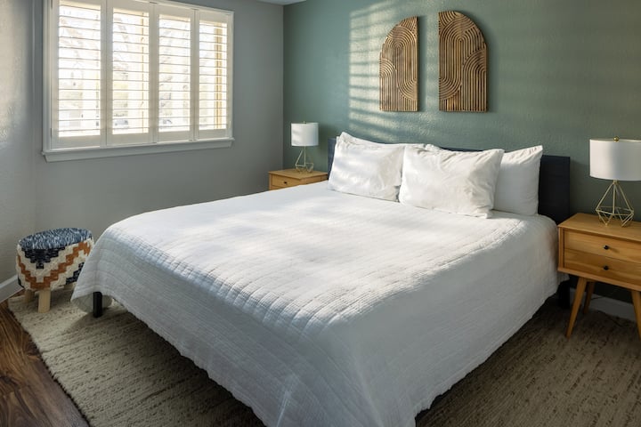 The exquisite experience includes five king beds. This is a king bedroom located inside the main home.

12 total beds
5 king beds and 2 queen beds