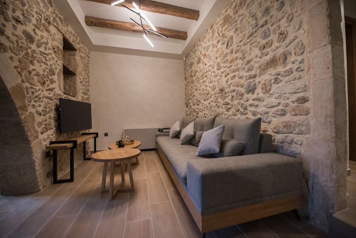 ★ Stone Built Villa With Pool/4 Bedrooms - Chersónissos