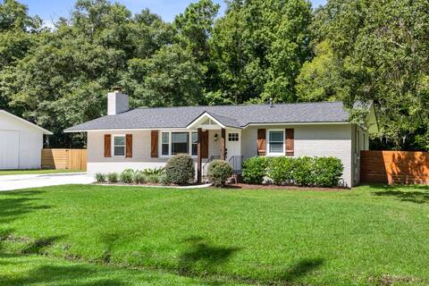 Renovated - 3 Bed Home - 10 Minutes to Downtown!