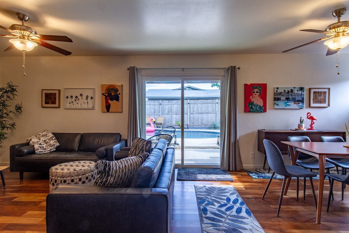 Top performing Airbnb: Alamo City Oasis: pool, putt, close & convenient in Greater Dellview