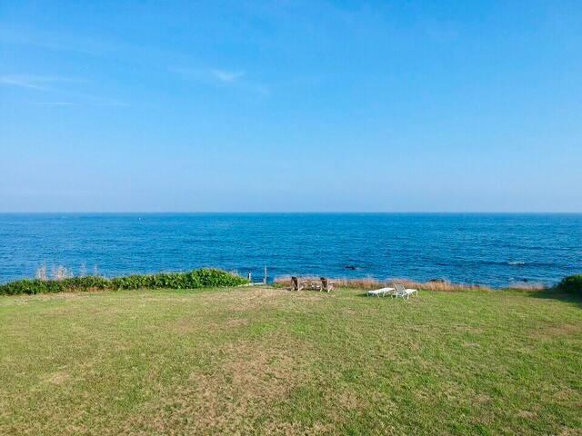 Beautiful rustic oceanfront beach house gallery image 2