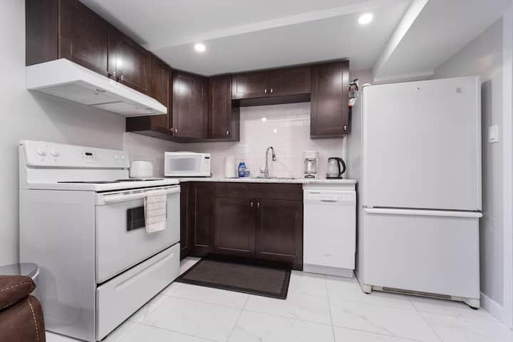 University Central - 3 Br Home Beside Both Uni's - Waterloo