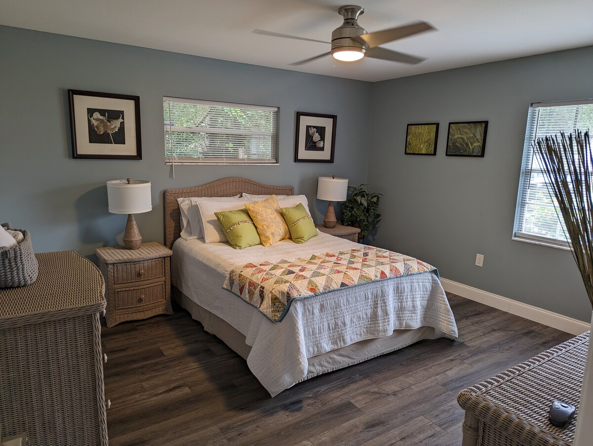 独立标准双人床卧室