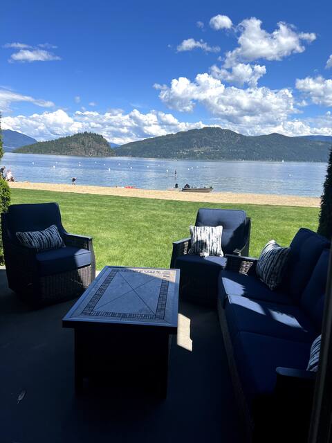 The Gem of the Shuswap (beach front Scotch Creek)
