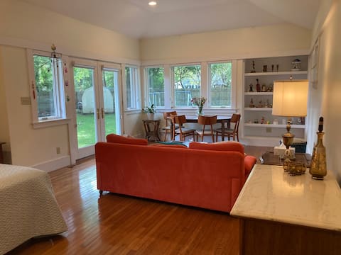 West Urbana state street guest suite