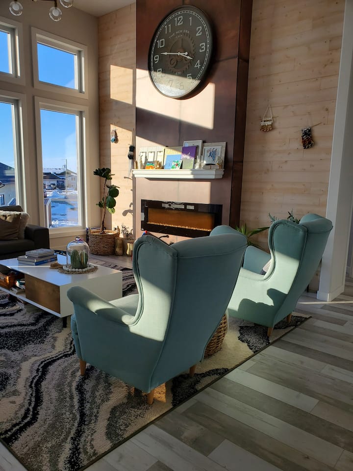 Modern 3 Bedroom Home Near Steinbach! - Steinbach