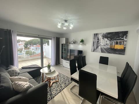 Popular Airbnb listing: Beautiful 3 Bed Apartment-3 min Walk to the beach in Vila Nova De Cacela