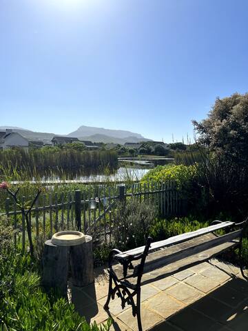 Lakeside Family Home: Pool, Sauna, Outside Hot Tub gallery image 4