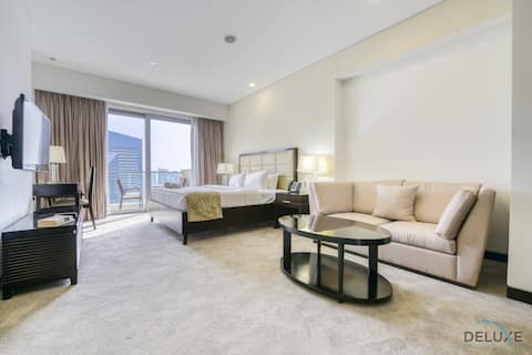 Premium-floor Studio Unit Facing Marina Canal