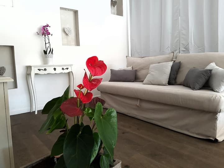 Zona de relax ubicada en el mezzanine con cama convertible