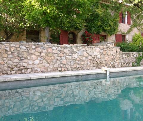 MAS DU XVII in the HEART of the LUBERON