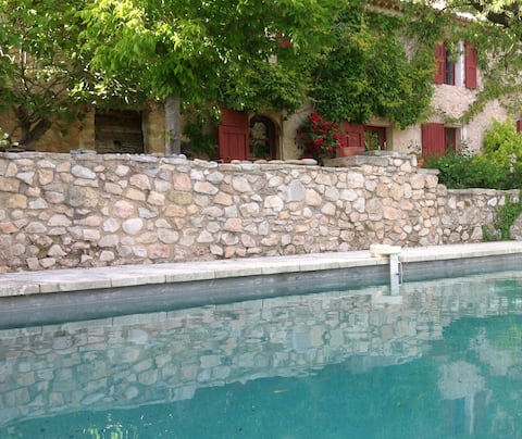 MAS DU XVII in the HEART of the LUBERON
