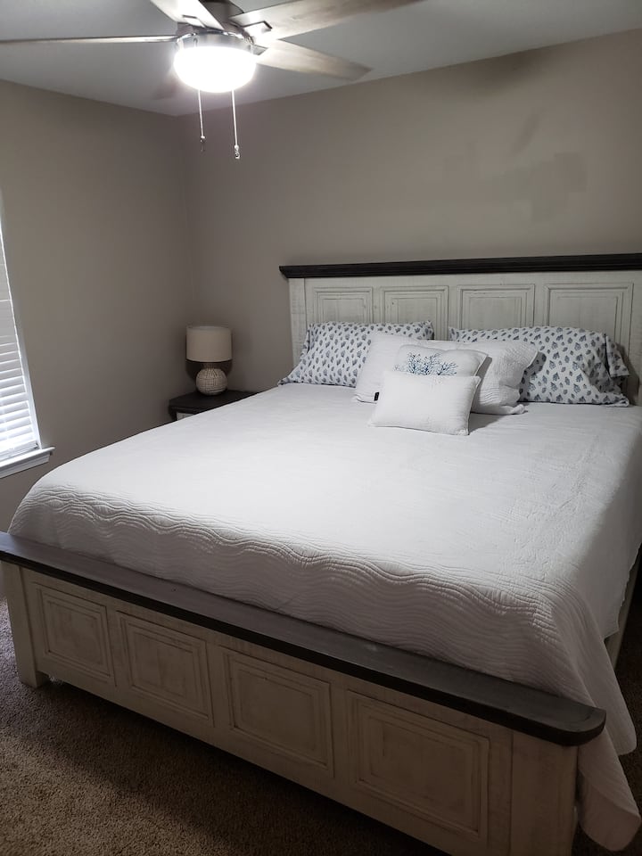 მე-2 საძინებელი საწოლი 193 × 203 სმ