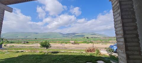 A spectacular house in a kibbutz with a view of Gilboa